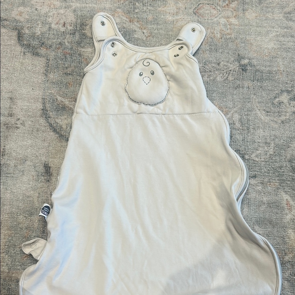 Nested Bean small 0-6 months - Adorable White Baby Sleep Sack